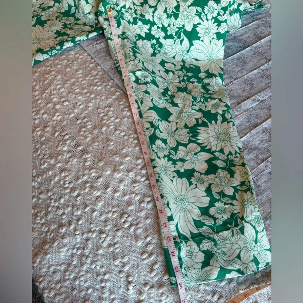 NEW w/Tags Skies Are Blue Curvy Green White Floral Jumpsuit Plus size 1X - Picture 10 of 10